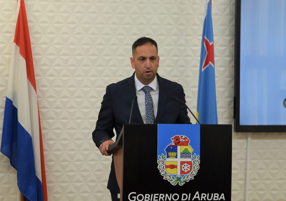 Dangui Oduber Minister Salud Corona Virus Scaled 1