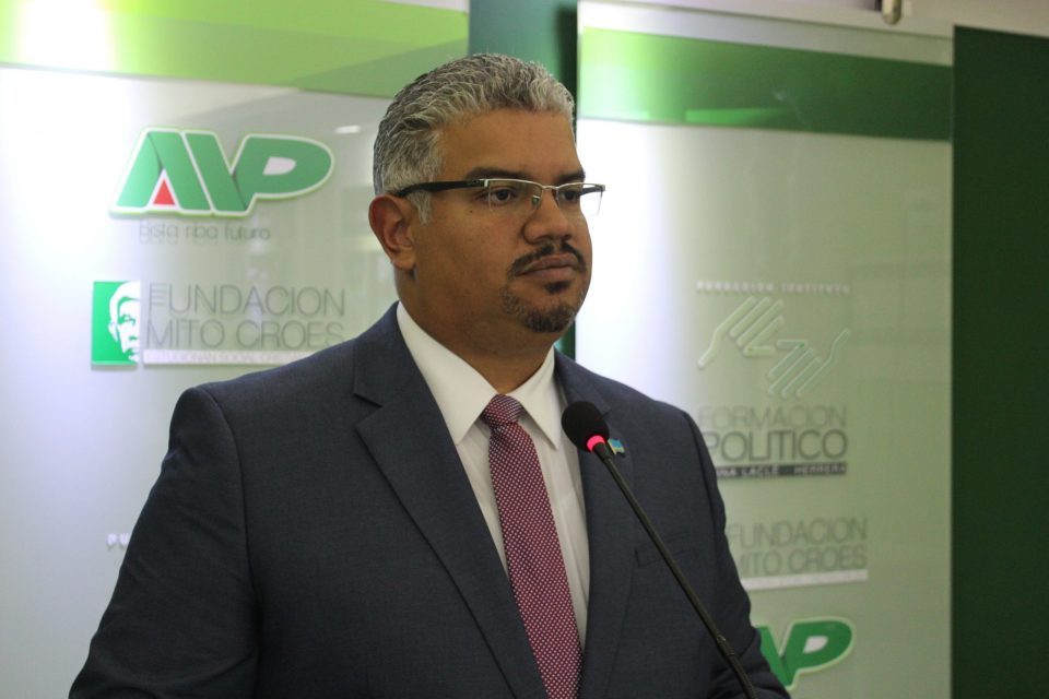 Mrt04 Robert Canelaria Literatura Scaled 1