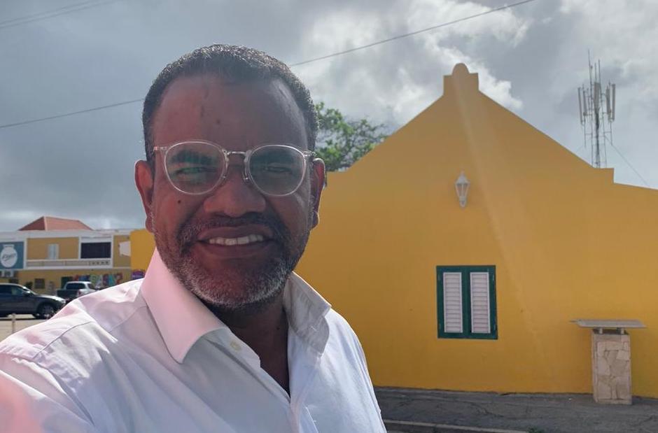 Prome Minister a bay sconde pa no confirma cu el a entrega autonomia di Aruba