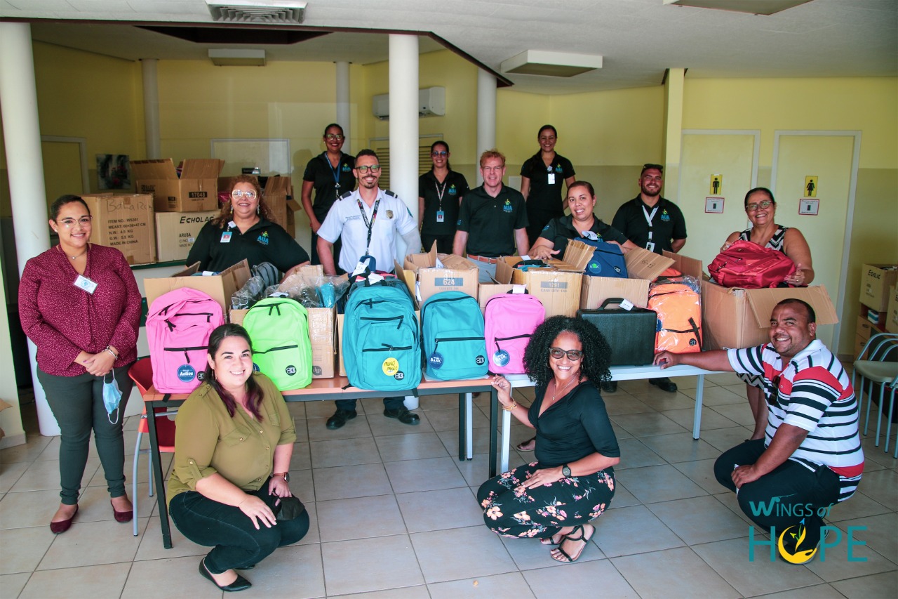 Danki Na Aaa Su “Wings Of Hope” Back-To-School Project: 217 Studiante Lo Ricibi Nan Materialnan Di Scol 163 Whatsapp Image 2020 08 26 At 11.42.57