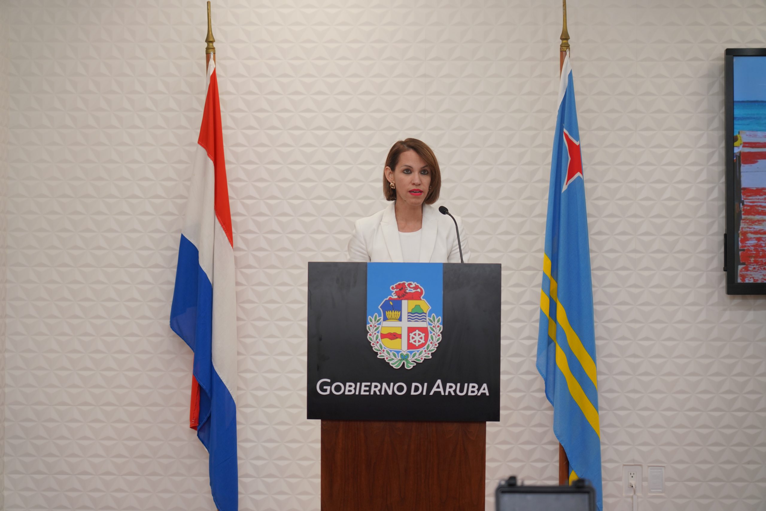 Ronella Tjin Asjoe Croes 1 Scaled