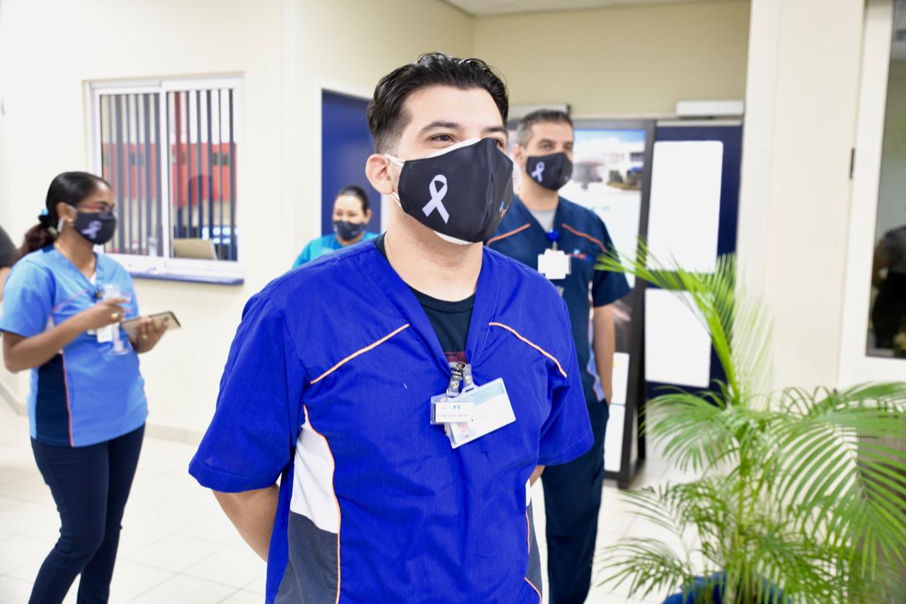 Minister Dangui Oduber Imsan A Trata Su Prome 100 Pashentnan Cu Radiotherapia Existosamente! 161 Dangui Oduber 2