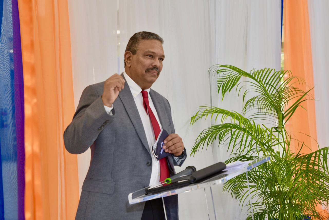 Minister Dangui Oduber Imsan A Trata Su Prome 100 Pashentnan Cu Radiotherapia Existosamente! 164 Dangui Oduber 5