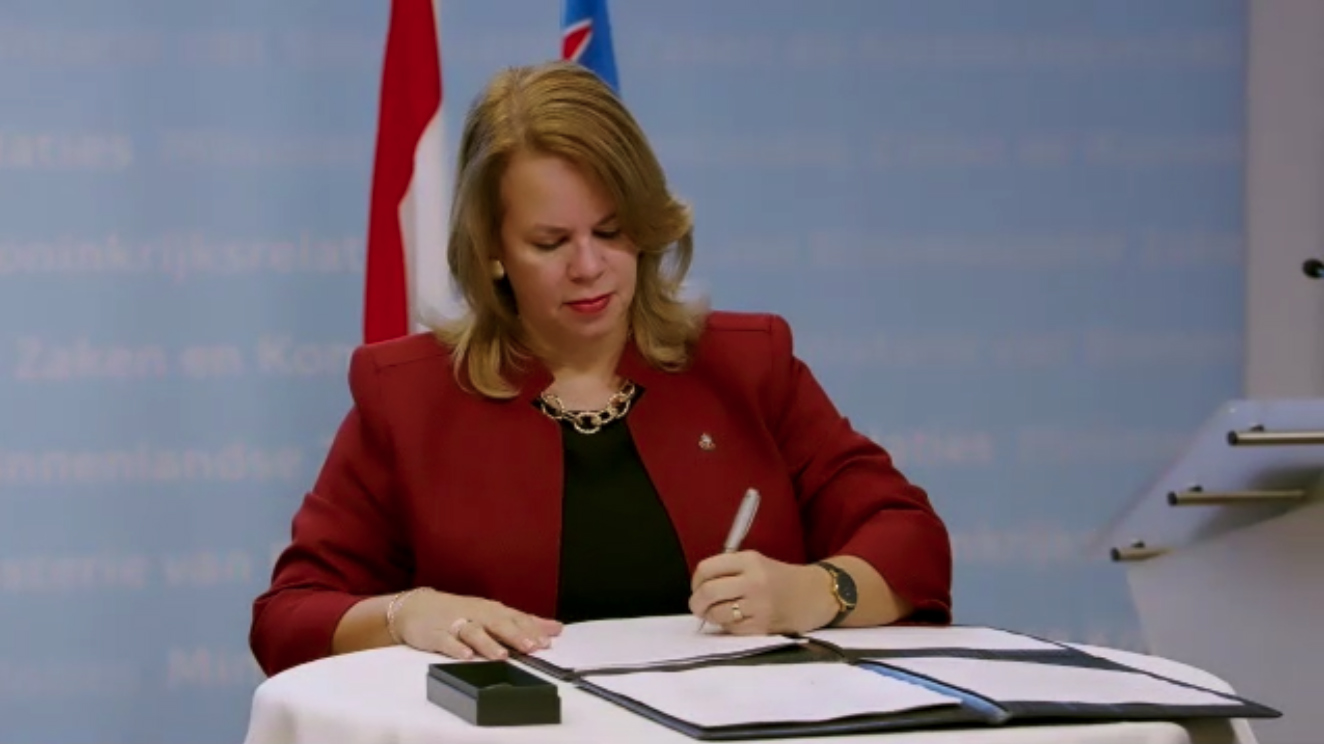 Prome Minister Evelyn Wever Croes 5