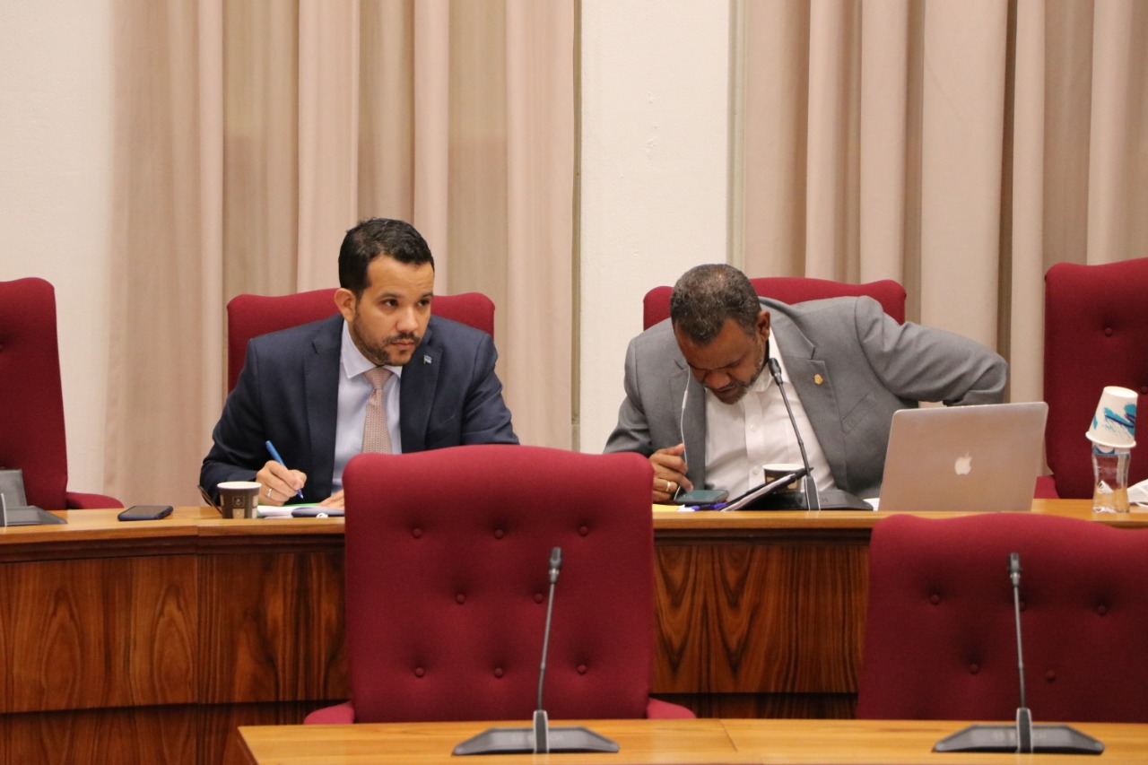 Minister Xiomara Maduro Tabata Den Comision Financiero Di Parlamento Pa Informa Riba Alivio Fiscal 2 161 Reunion Comision Central Alivio Fiscal 2 004