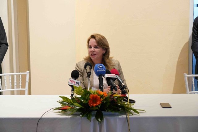 Prome Minister Evelyn Wever - Croes: Consorcio Quanten Y E Compania Eagle Lng Tin Sosten Di Gobierno Mericano Nan A Wordo Aproba Pa “Advocacy” Door Di Gobierno Mericano. 160 Consul Mericano Ta Sostene 1