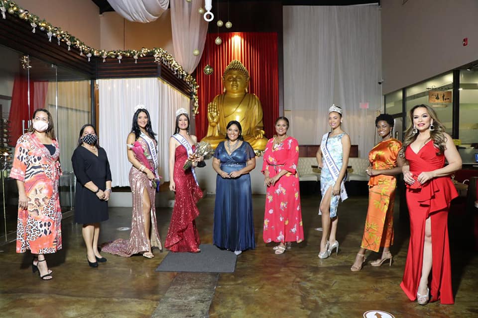 Minister Xiomara Maduro A Corona Miss Universe Aruba Helen Hernandez 163 Miss Universe Aruba 02