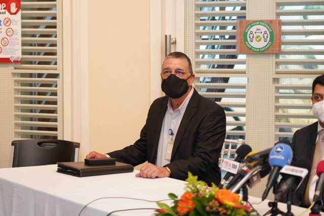 Prome Minister Evelyn Wever - Croes: A Firma Letter Of Intent (Loi) Entre Refineria Di Aruba (Rda), Quanten Consortium Y Eagle Lng 161 Rda Ta Firma Roi 2