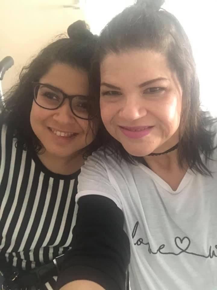 Janine Rasmijn Ta Conta Su Historia Y Experiencia Cu Dhaddy Brokke Na Momento Cu A Recauda Fondo Hunto Cu E Cantante 160 Famia Rasmijn 1