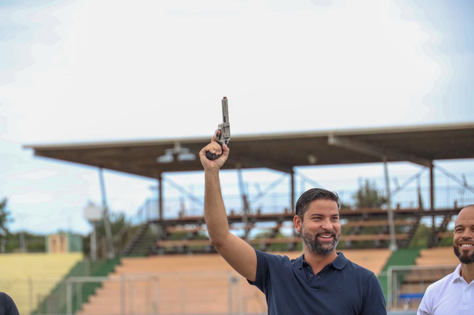 Minister Di Enseñansa, Siensia, Kultura I Deporte (Eskd) Sr. Steven Croes A Hasi Apertura Di E Temporada Di Atletismo Na Sentro Deportivo Kòrsou 160 140239776 2720607508192447 7080286415756344318 O