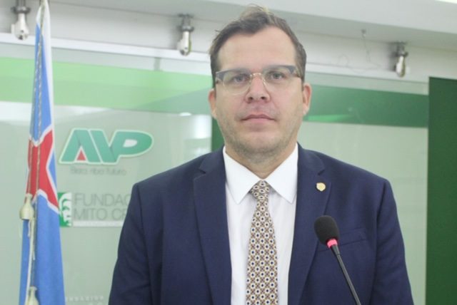 Parlamentario Michael Lampe: Aruba Mester Un Gobierno Cu Plan Concreto Pa Drecha Economia Y No Uno Cu Promesanan Falso 160 Jan08 Michael Lampe Plan Concreto