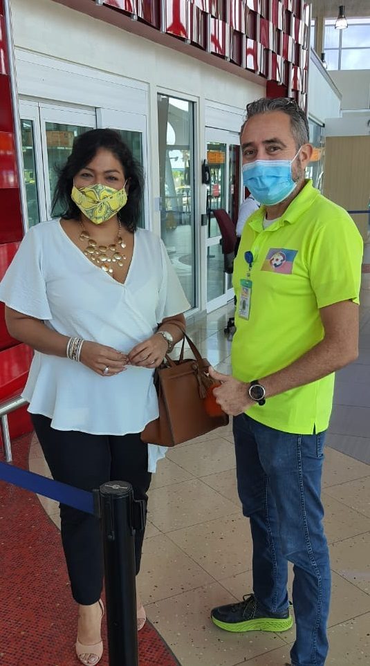 Minister Xiomara Maduro A Haya Un Bista Di E Trabou Cu Dvg Ta Haci Na Aeropuerto Pa Combati Covid19 160 Minister Xiomara Maduro A Haya Un Bista Di E Trabou Cu Dvg 01