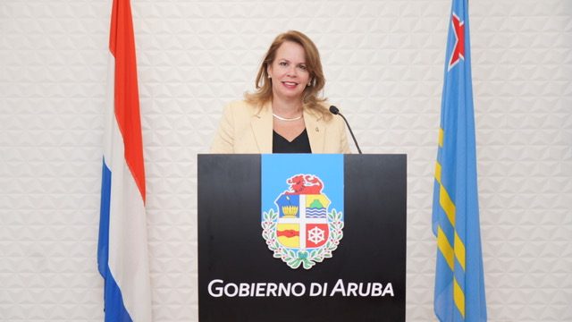 Prome Minister Evelyn Wever-Croes: Mercado Popular Na Oranjestad Y San Nicolas 160 Prome Minister Evelyn Wever Croes