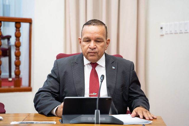 Parlamentario Endy Croes: Mike Eman Bibando Trankil Den Penthouse 160 Endy 18 1