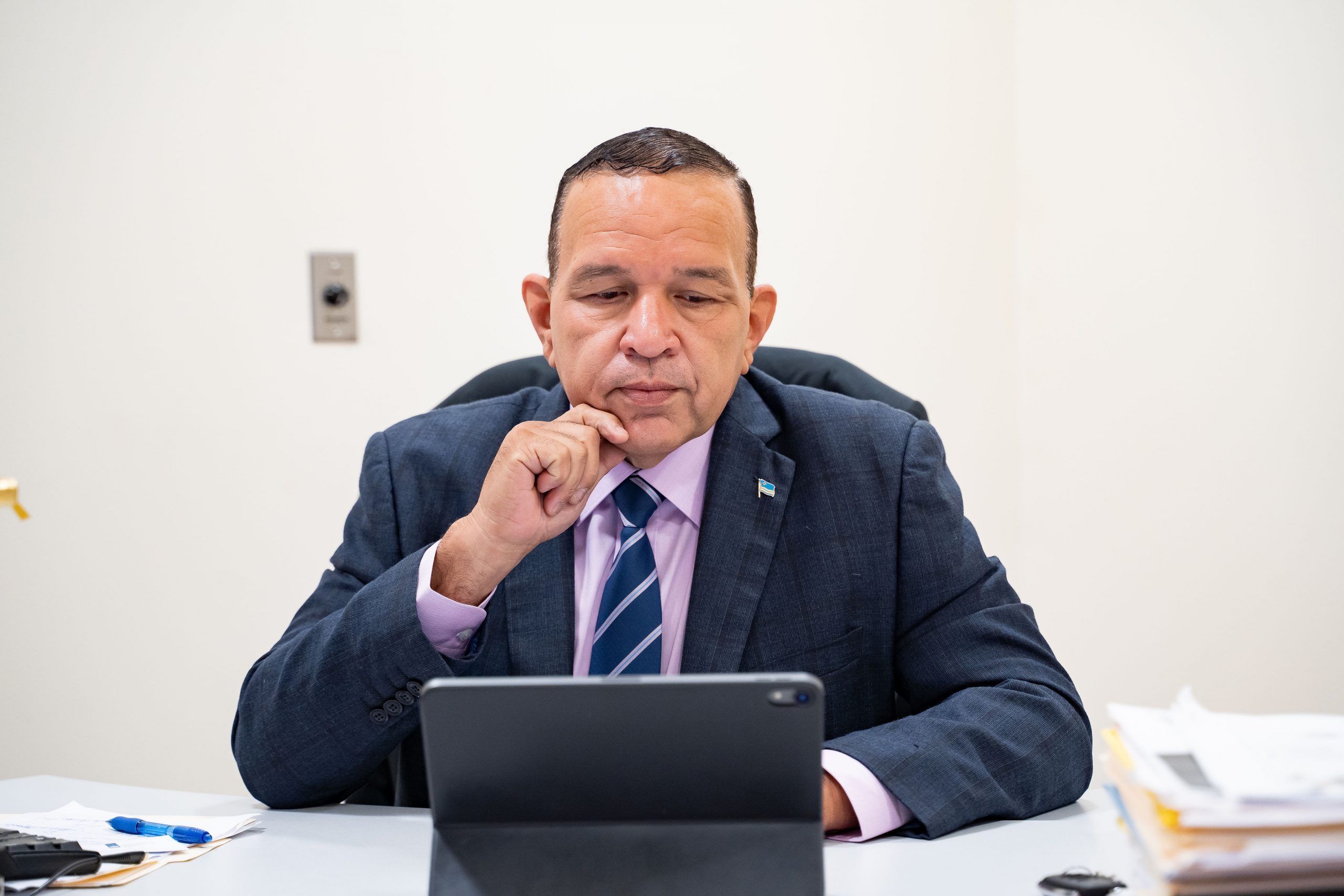 Parlamentario Endy Croes: Den Tempo Hopi Dificil No Por “Just” Lubida E Desaster Di Mike Eman Y Avp 161 Endy 27 1 Scaled