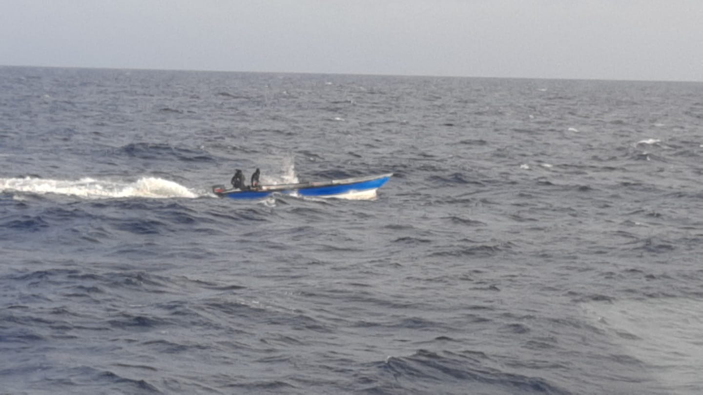 Cutter Jaguar Di Wardakosta Ta Interseptá Boto Ku Tres Hende Hòmber Riba Laman 161 Kustwacht 4