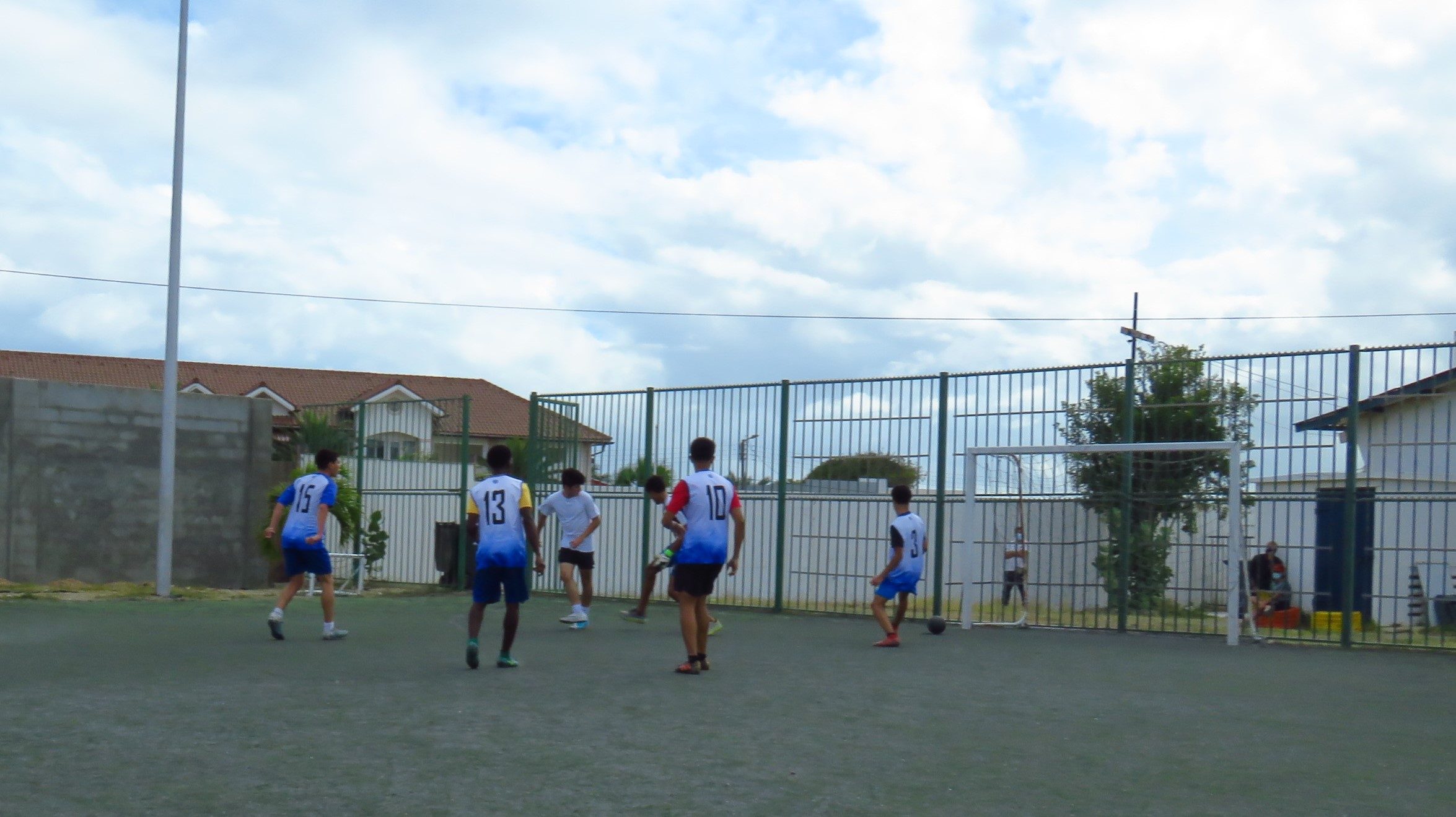 Diferente Scol Cu A Pasa Pa Final Durante Fubol Escolar Di Ibisa 166 Ibisa 8
