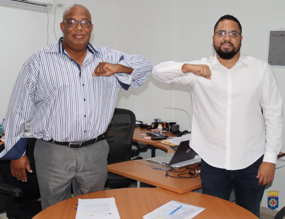 Entidat Públiko Di Boneiru Ta Firma Un Kombenio Ku Selibon Pa Krea Kuponan Di Trabou 160 2 Diputado Thielman Rudsel Leito Selibon Yuni 2021