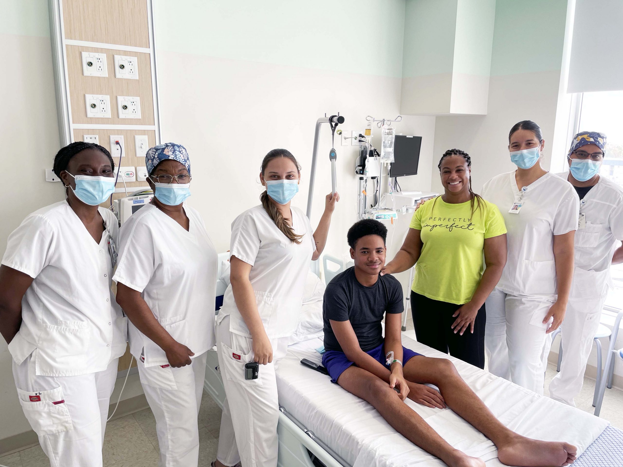 Cu Tratamento Di Plasma Afarese Hoben A Cuminsa Para Bek 160 Hospitaal 1 Scaled