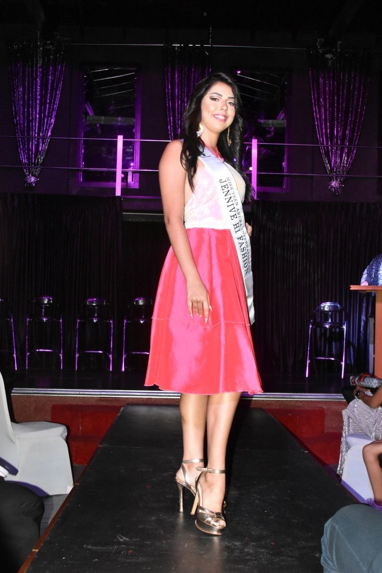 Miss Teen Aruba International 12 Medium Rotated