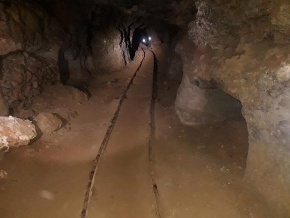 Hazaña Cu E Meta Pa Recauda Fondo Pa Construi Edificio Pa Museo Di Antiguedad 164 Rails Mina Fosfaat 7968 N