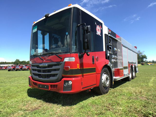 Minister Andin Bikker A Firma Pa Bestel Truck Nobo Pa Departamento Di Bombero 164 Andin Bikker Bombero 5