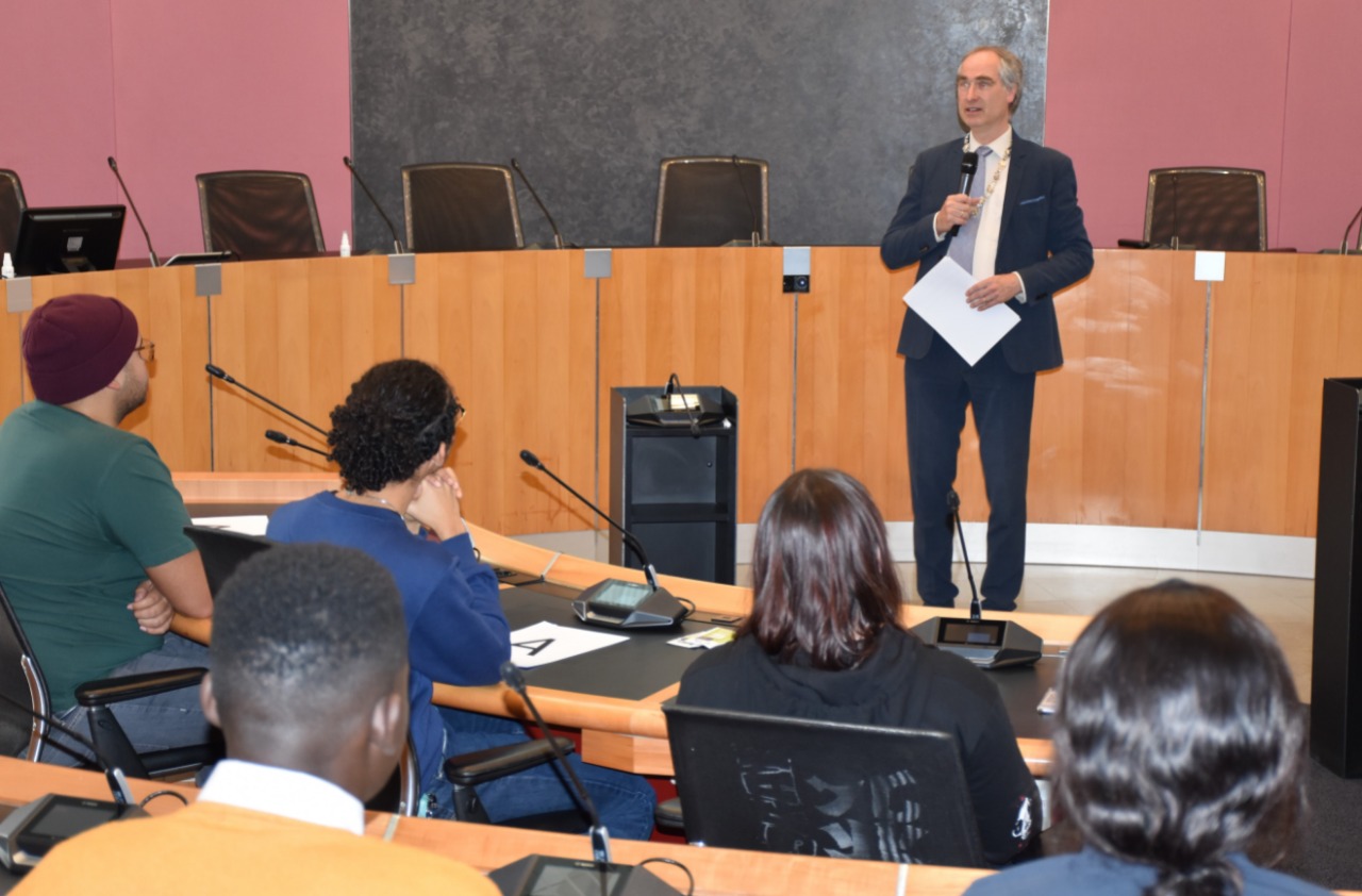 Minister Besaril Cu Gratitud Grandi Pa Amsterdam Pa Con Nan Ta Ricibi Nos Studiantenan 162 Hulanda 1