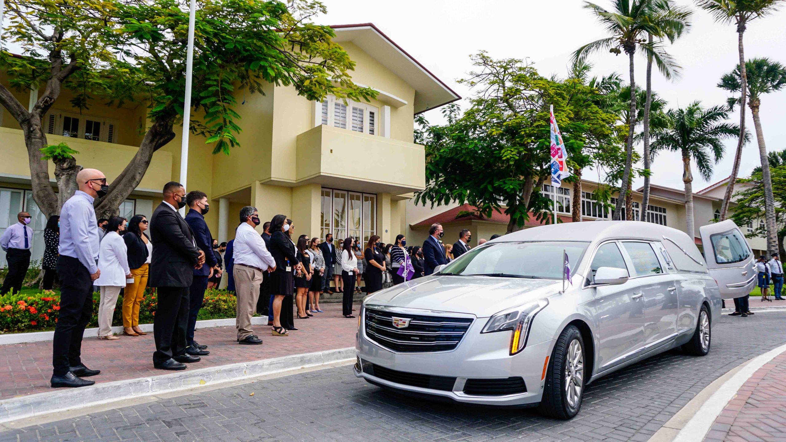 Cortejo Funebre Di Ex Minister Di Husticia Señor Hyacinto Rudolfo ‘Rudy’ Croes A Pasa Dilanti Di Bestuurskantoor 163 Corteho Funebre Rudy Croes 1 Scaled