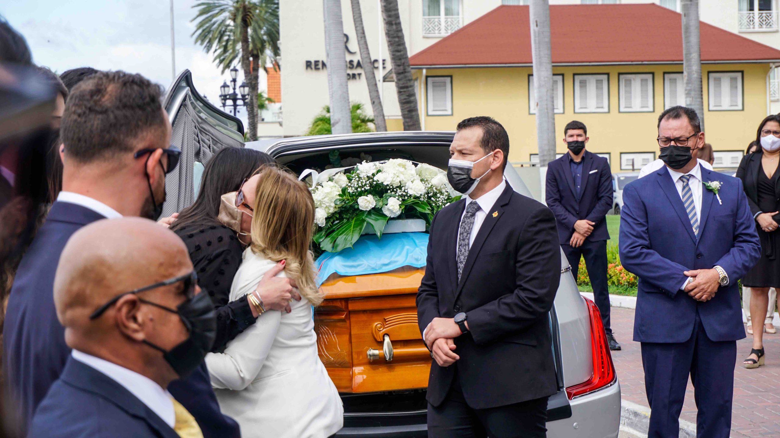 Cortejo Funebre Di Ex Minister Di Husticia Señor Hyacinto Rudolfo ‘Rudy’ Croes A Pasa Dilanti Di Bestuurskantoor 164 Corteho Funebre Rudy Croes 2 Scaled