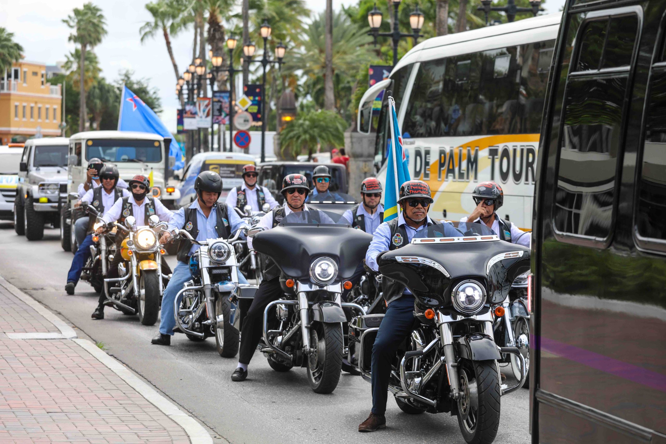 Cortejo Funebre Di Ex Minister Di Husticia Señor Hyacinto Rudolfo ‘Rudy’ Croes A Pasa Dilanti Di Bestuurskantoor 166 Corteho Funebre Rudy Croes 4 Scaled