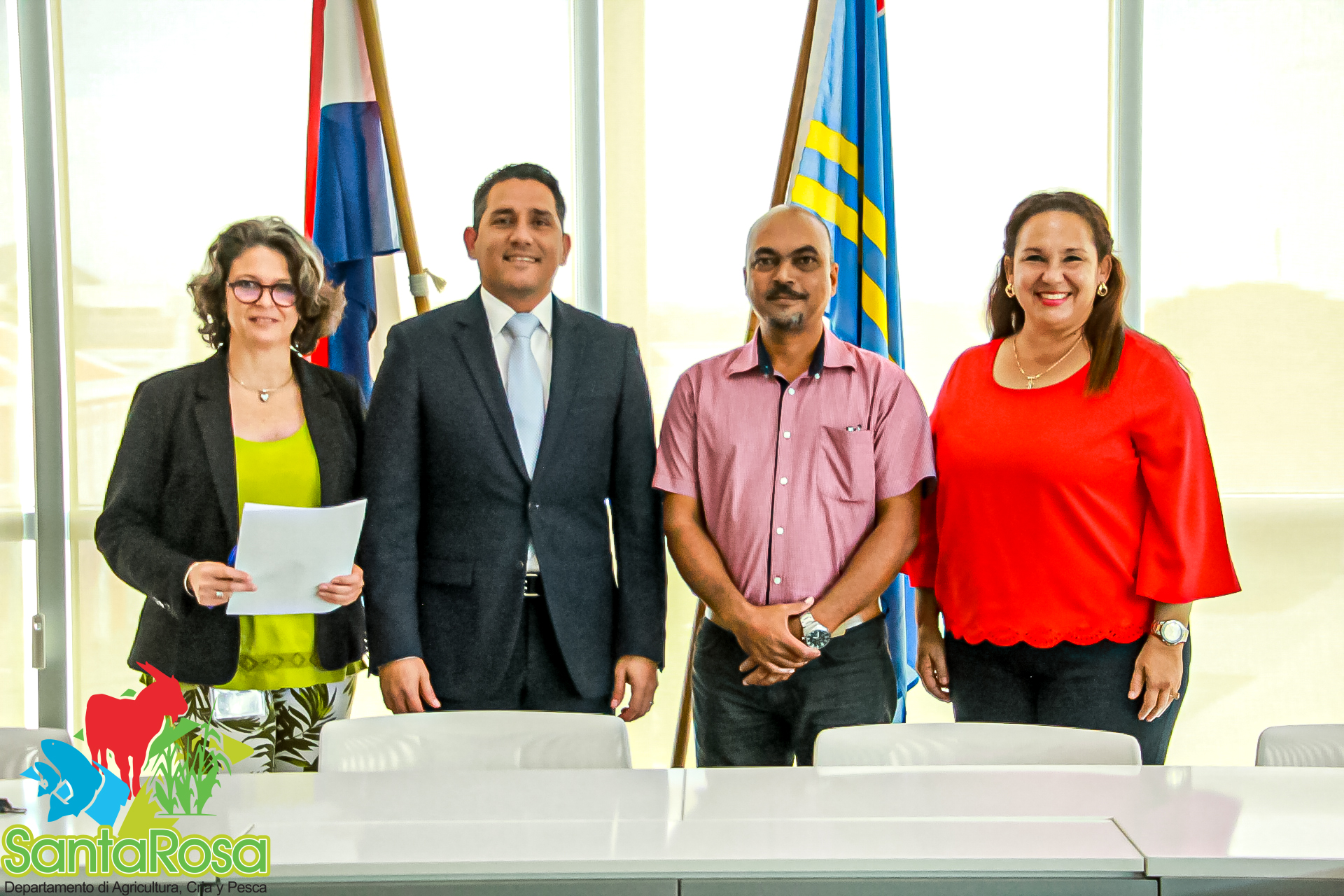Minister Arends A Firma Acuerdo Cu Urban Hydro Tech Surinam 160 Minister Arends 2
