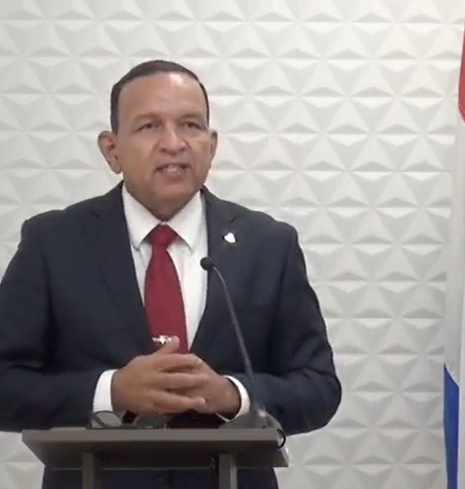 Minister Endy Croes