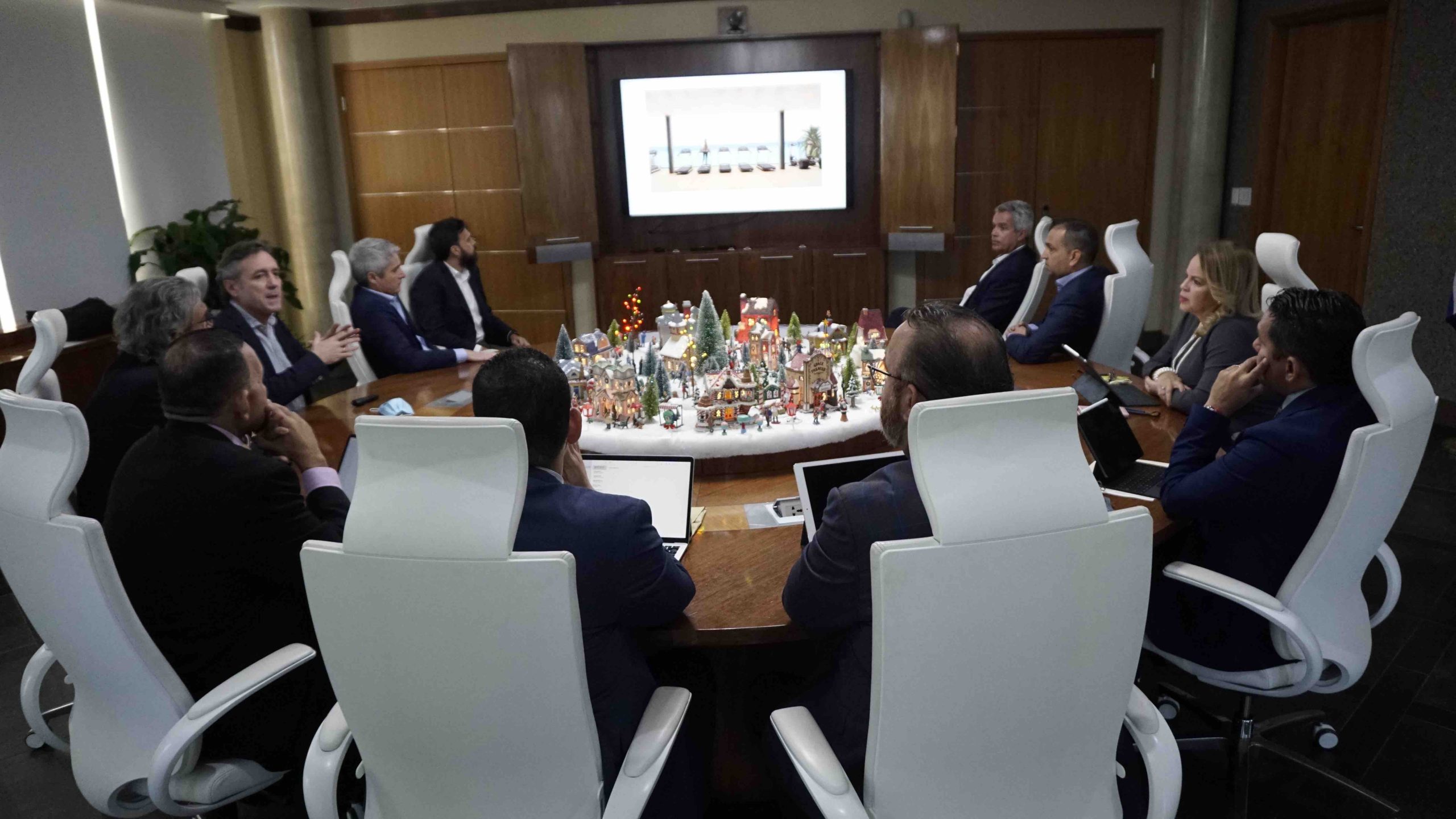 Reunion Hotel Secrets 1 Scaled