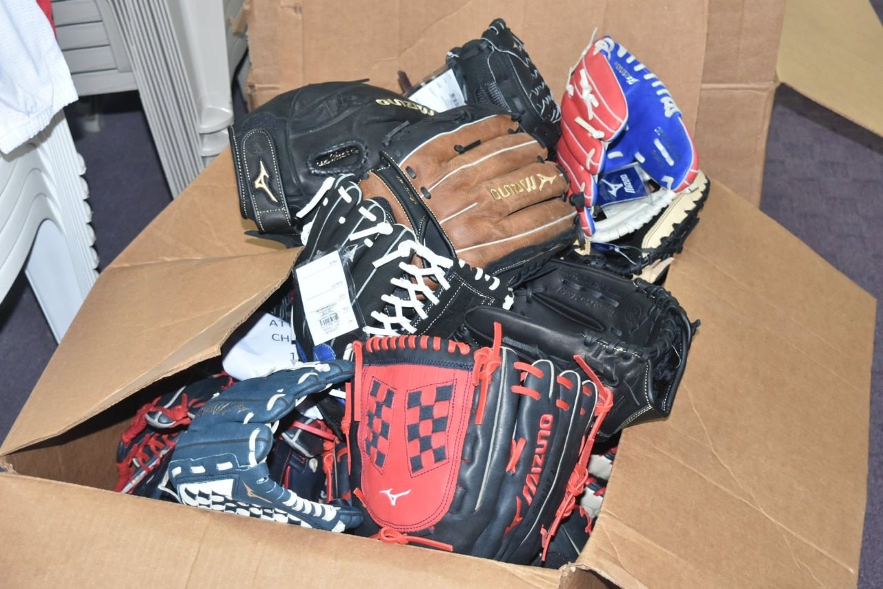 Material Deportivo Di Sidney Ponson Charity Foundation A Yega Aruba 163 Material Deportivo Di Sidney Ponson Charity Foundation A Yega Aruba 5