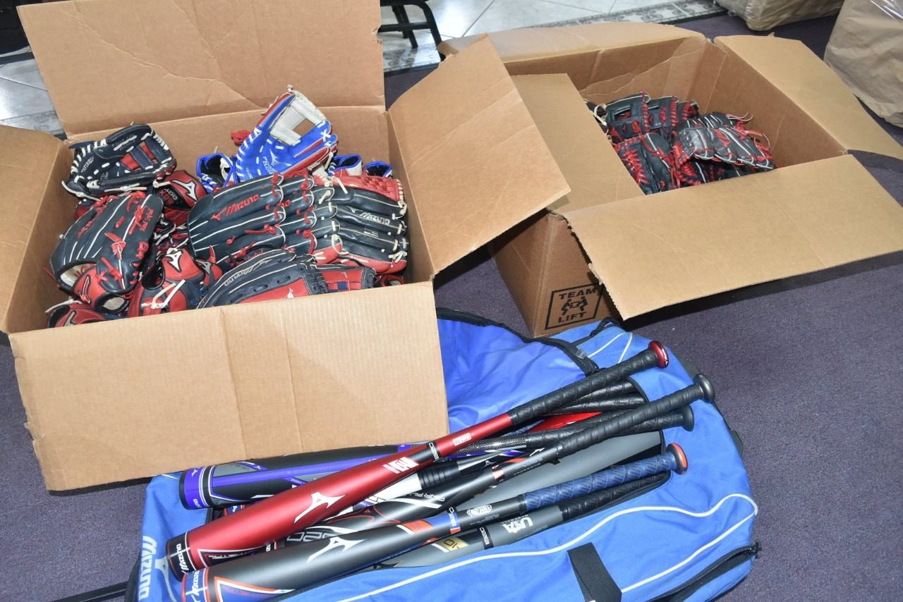 Material Deportivo Di Sidney Ponson Charity Foundation A Yega Aruba 164 Material Deportivo Di Sidney Ponson Charity Foundation A Yega Aruba 6