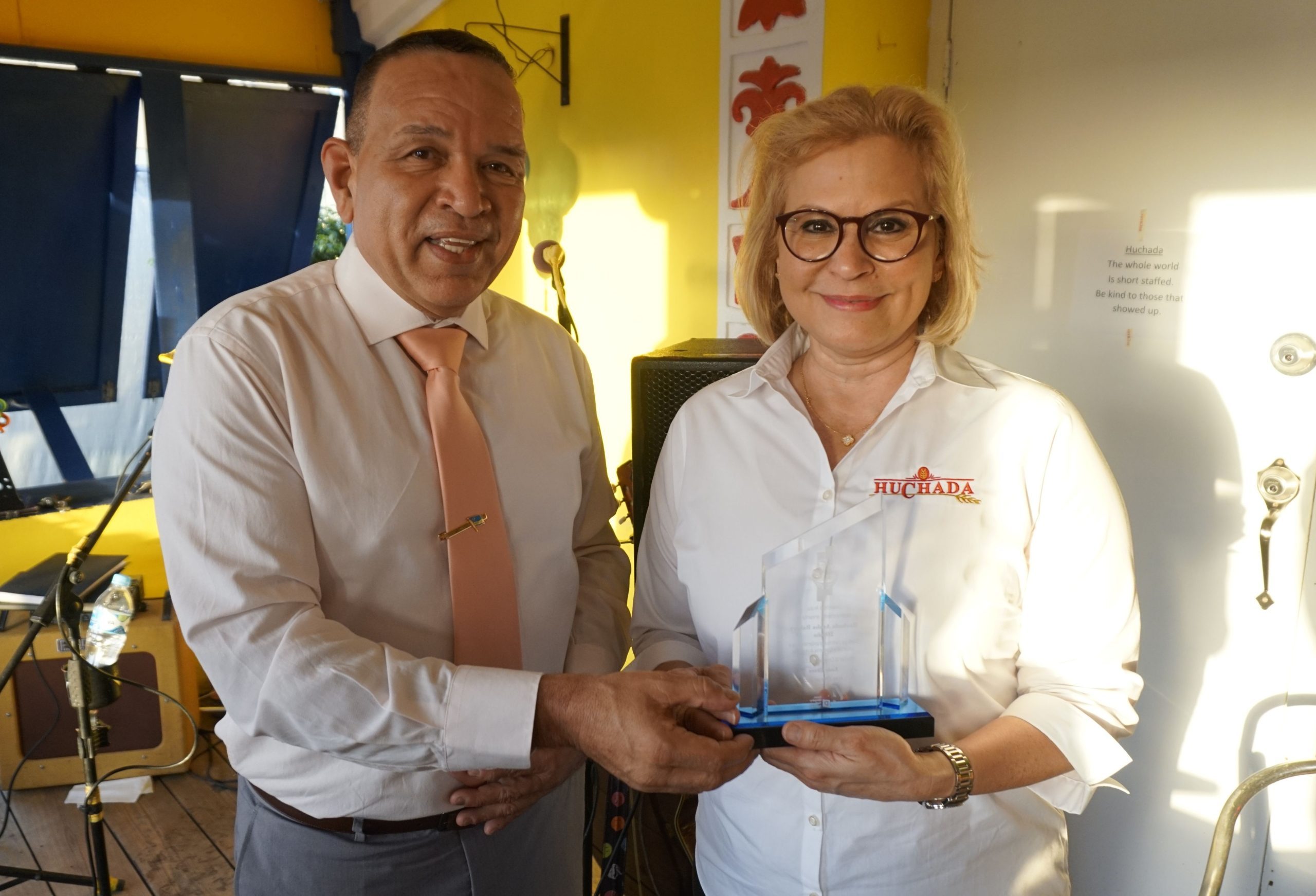 Minster Endy Croes: Ta Felicita Huchada Bakery Cu 20 Aña Di Existencia 160 Huchada5 Scaled