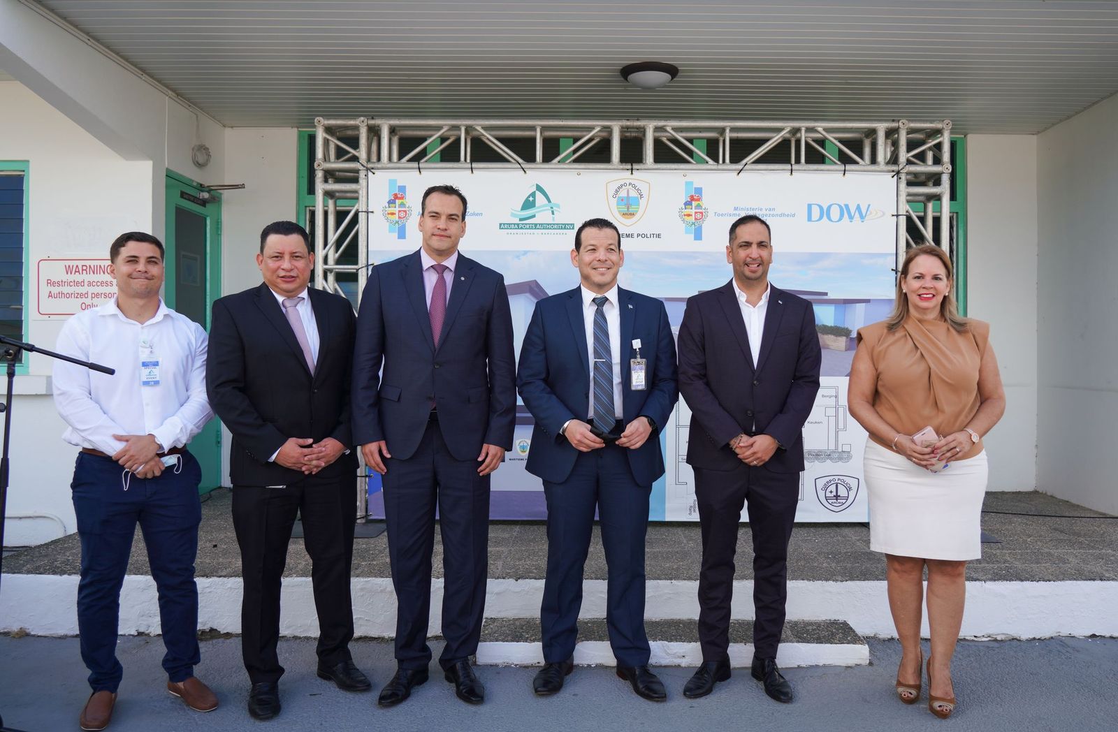 Prome Minister Evelyn Wever-Croes: Prome Minister Presente Na Acto Di Firma Lease Agreement Pa Edificio Nobo Pa Maritiem Politie 160 Maritiem Politie