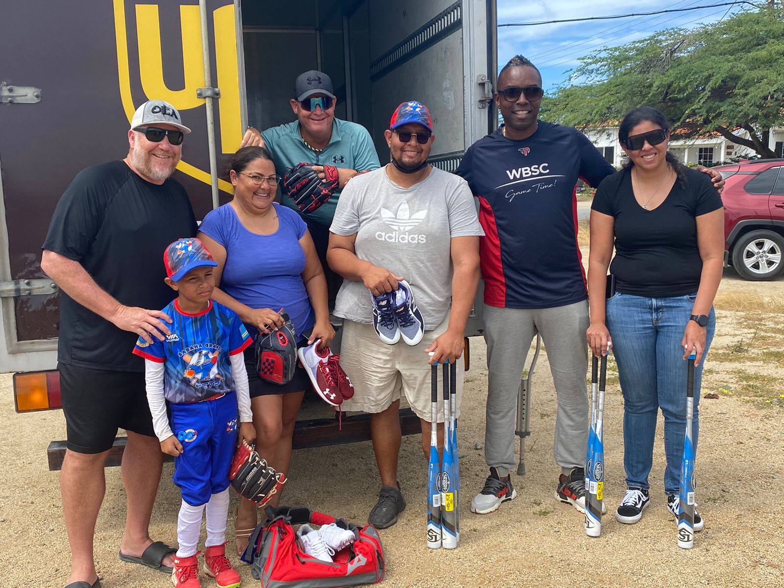 Sidney Ponson Charity Foundacion A Haci Muchanan Feliz Den Fin Di Siman 162 Sidney Ponson Charity Foundation 29
