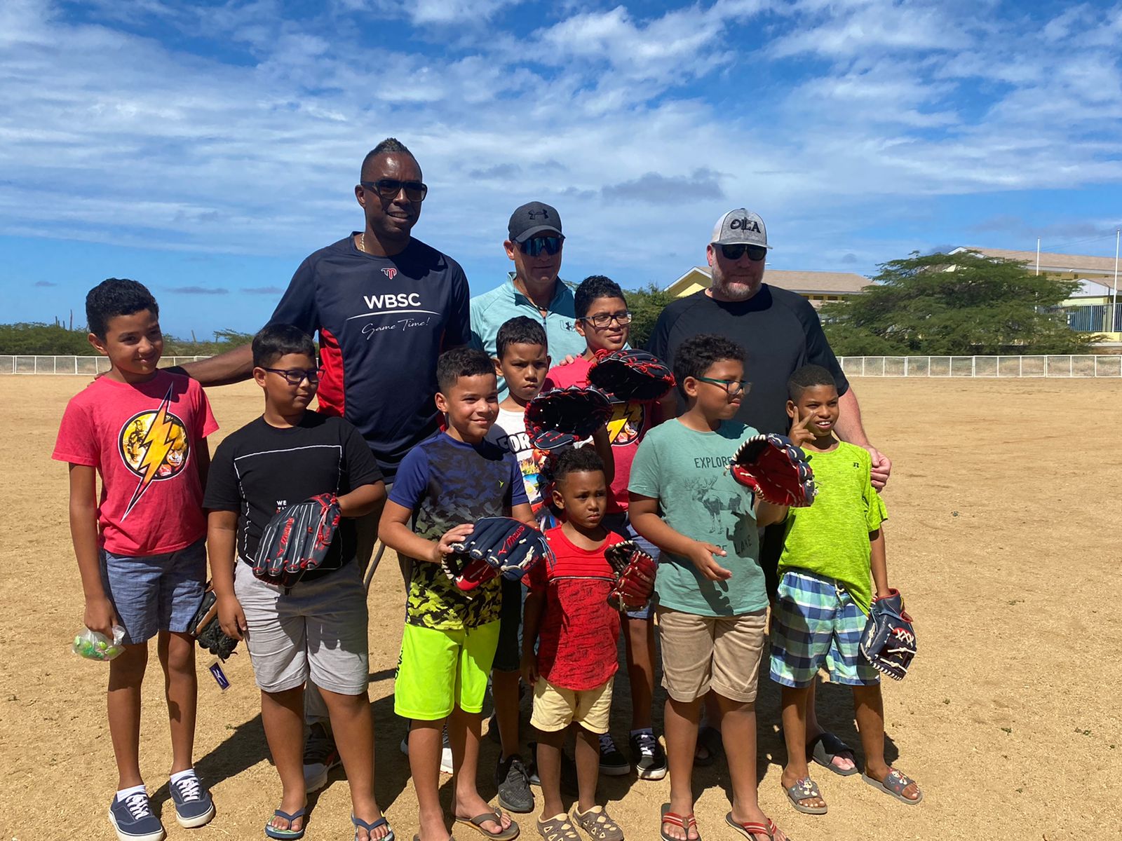Sidney Ponson Charity Foundacion A Haci Muchanan Feliz Den Fin Di Siman 164 Sidney Ponson Charity Foundation 35