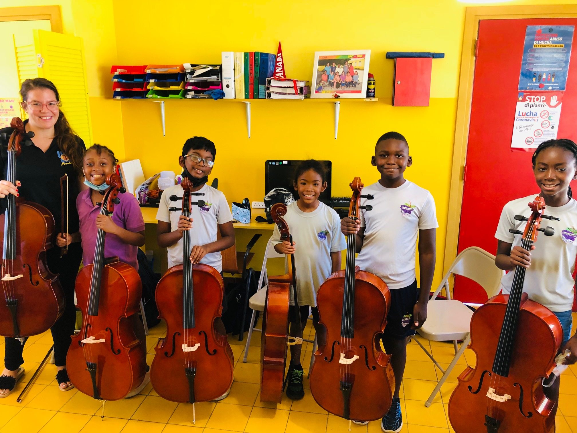 Scolnan Na San Nicolas Tambe A Cuminsa Cu Leerorkest Aruba 162 Image2