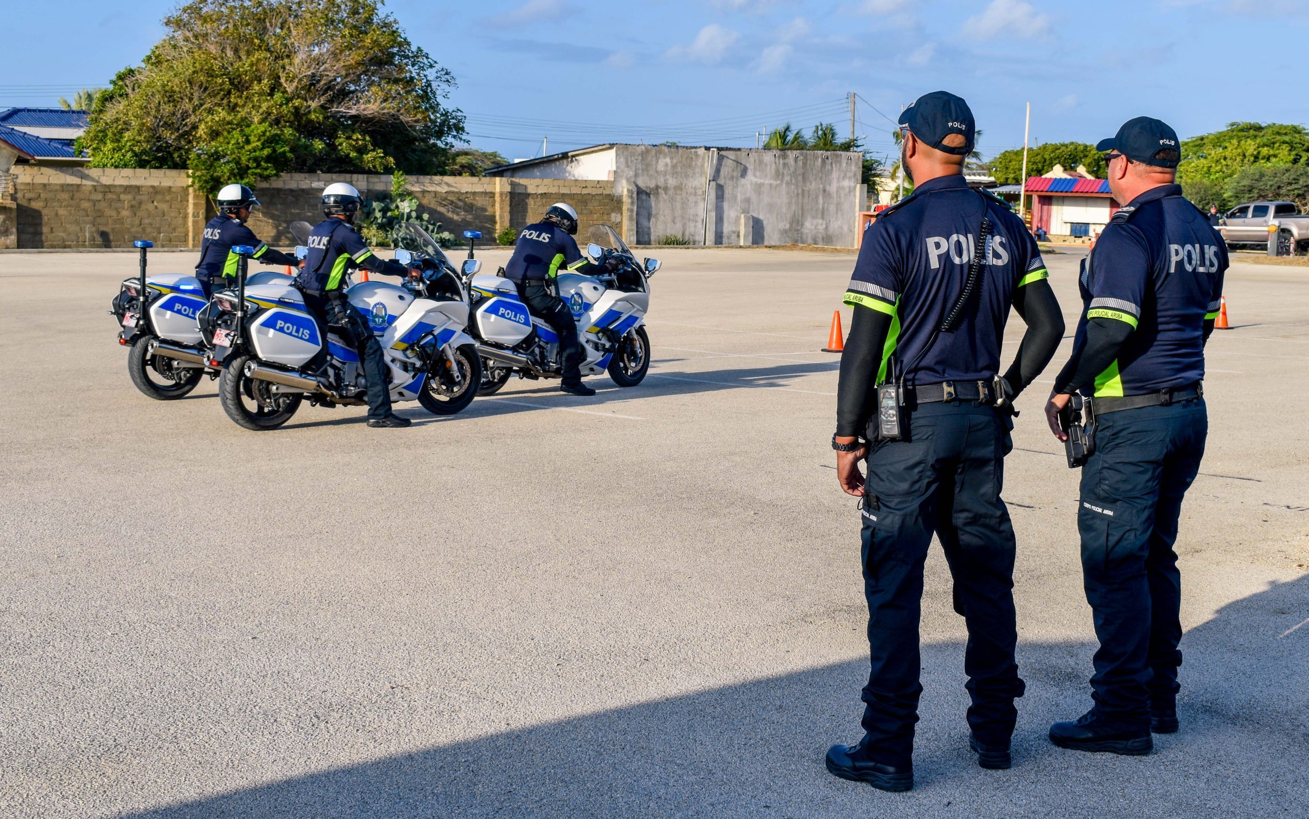 Pa Prome Biaha Un Instructor Arubiano A Duna E Curso : Unidad Motorisa A Termina Nan Curso Di Seguridad Exitosamente 164 Polis 7 Scaled