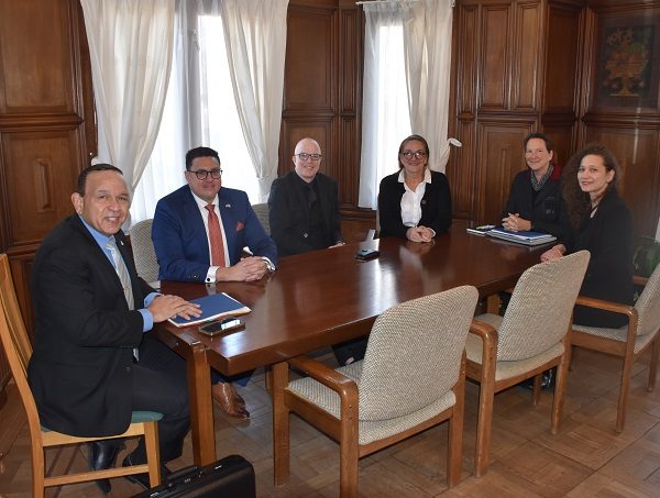 Minister Endy Croes E Reuni Tocante E Proyecto “Studiesucces Caribische Studenten” 160 Studiesucces1