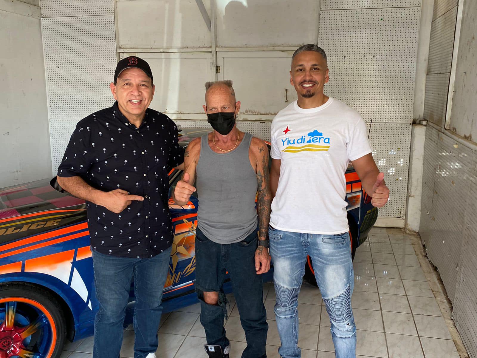 Minister Endy Croes Presente Na Apertura Di “Kip’s Exotic Paint Cars Gallery” 160 Kips Exotic Cars Gallery1