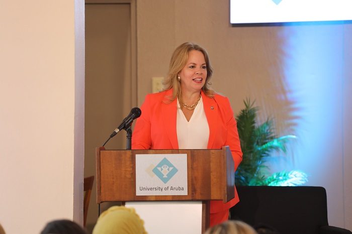 Prome Minister Ta Entrega E Prome Gender Policy Di Aruba Na Secretario Di Estado Van Huffelen 162 Gender Policy02