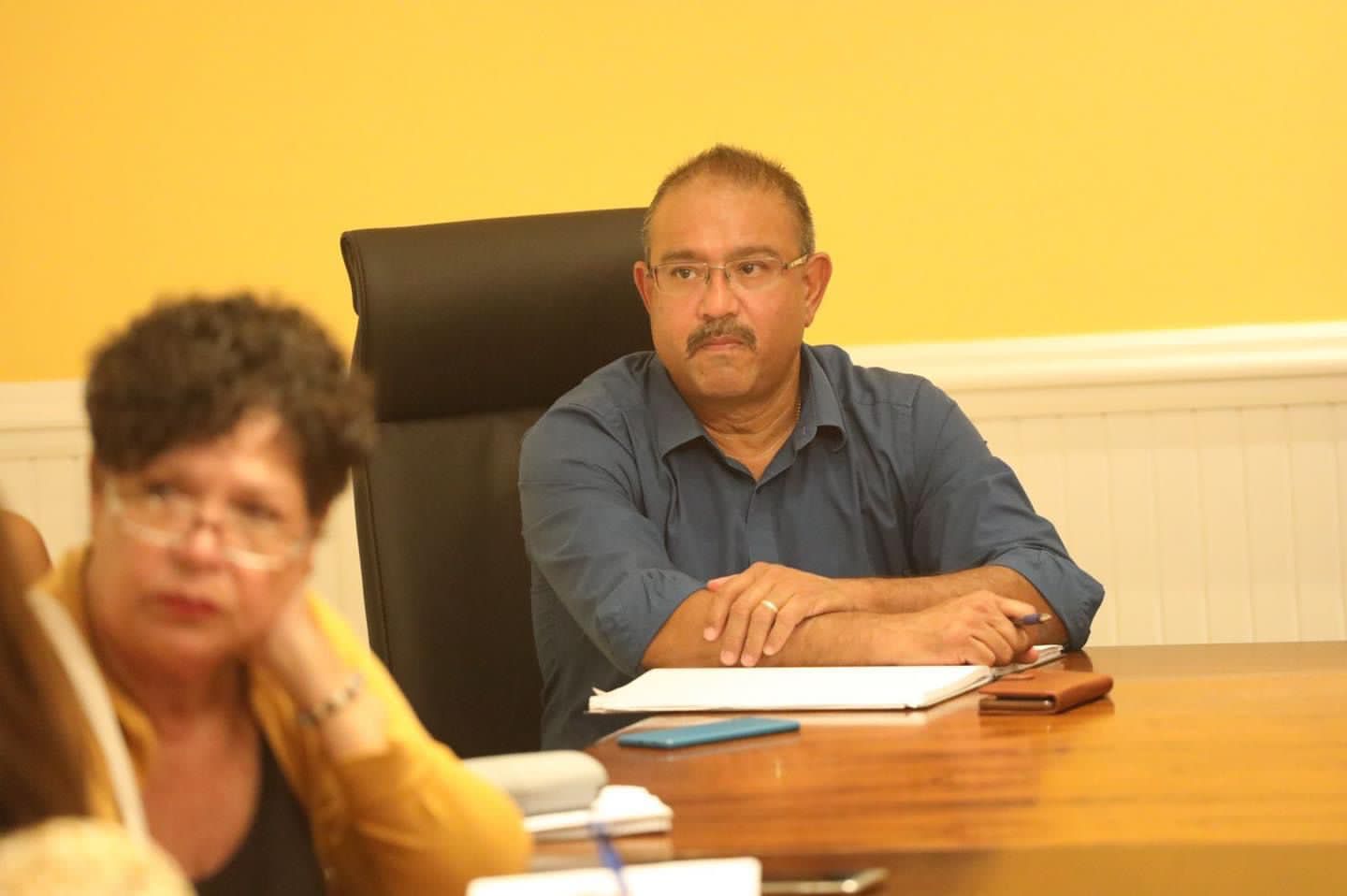 Hunto Cu Colega Minister Ursell Arends A Reuni Cu Cede Aruba Y E Directivanan Di E Diferente Centro Di Bario Di Aruba 162 Img 20220512 Wa0007