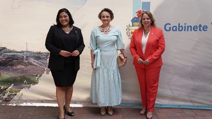 Minister Maduro Ta Spera Di Mira Mas Hende Muhe Tuma E Reto Pa Bay Den E Sector Financiero Di Nos Pais 163 Wls 1