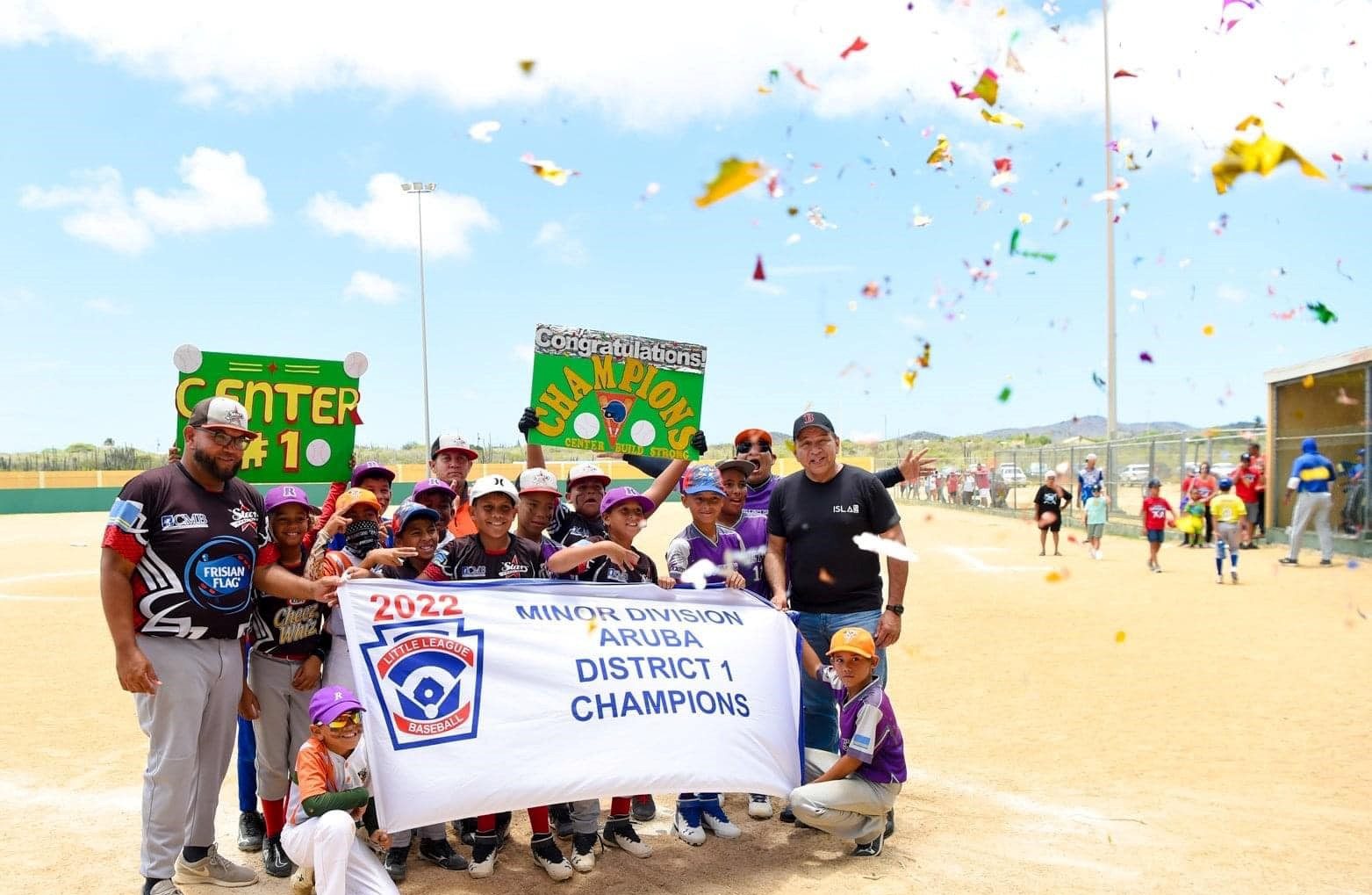 Minister Endy Croes Ta Felicita Liga Central Braulio Wester Campeon Di Minor Division 160 Baseball 3