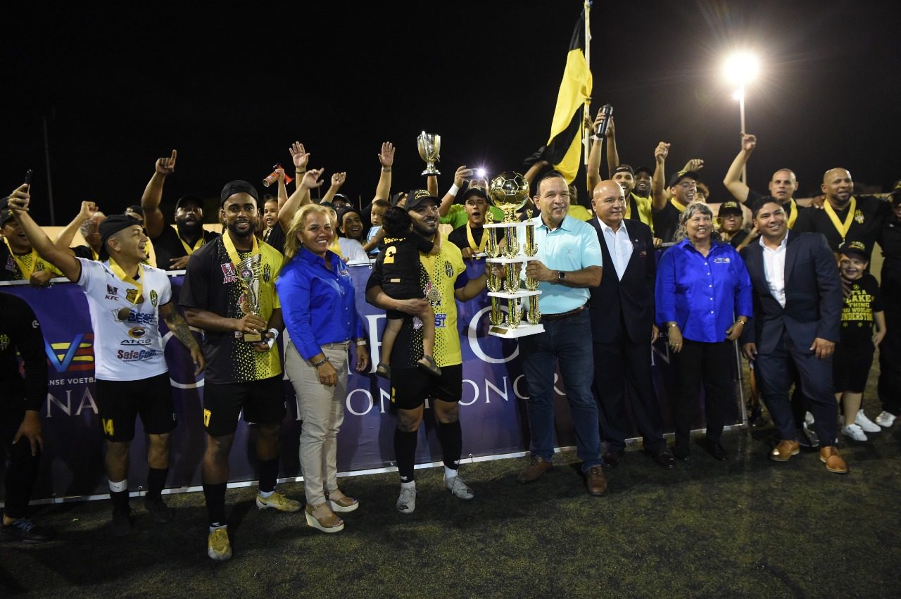 Minister Endy Croes Ta Felicita S.v. Dakota Cu A Titula Campeon &Amp; Rca Sub Campeon Di Division Di Honor 2022 162 Final Futbol Divison Di Honor 5