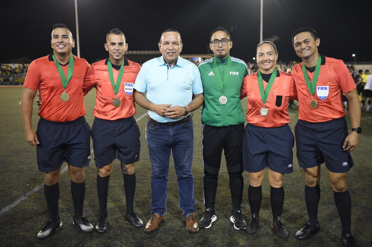 Minister Endy Croes Ta Felicita S.v. Dakota Cu A Titula Campeon &Amp; Rca Sub Campeon Di Division Di Honor 2022 160 Final Futbol Divison Di Honor 6