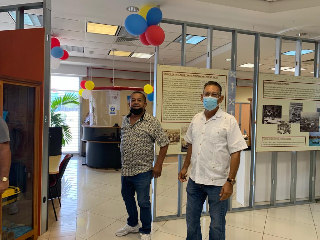 Minister Xiomara Maduro Ta Informa: Archivo Nacional Aruba A Ricibi Material Historico Di Varios Famia Durante Nan Open Dag, Diasabra Ultimo 165 Opendag Ana 3C 004